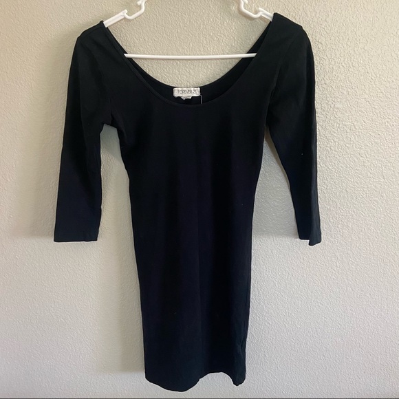 Forever 21 Dresses & Skirts - The perfect LBD 🖤🤍